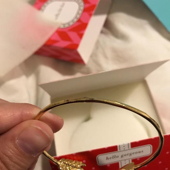 Stella & Dot Gilded Arrow Bangle - Picture 7 of 8